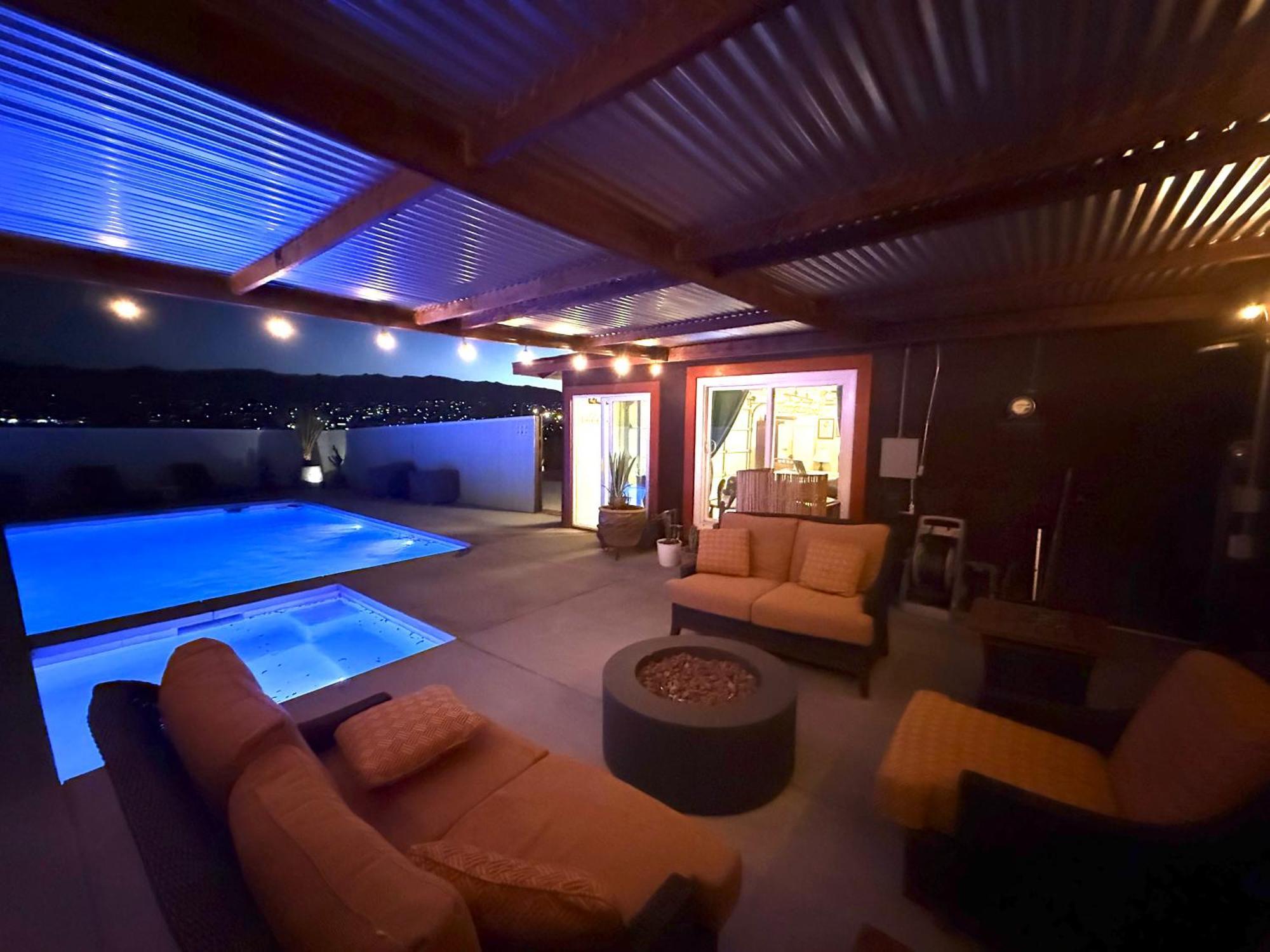 House With Great View - 1 Min From Visitor Center! Hébergement de vacances